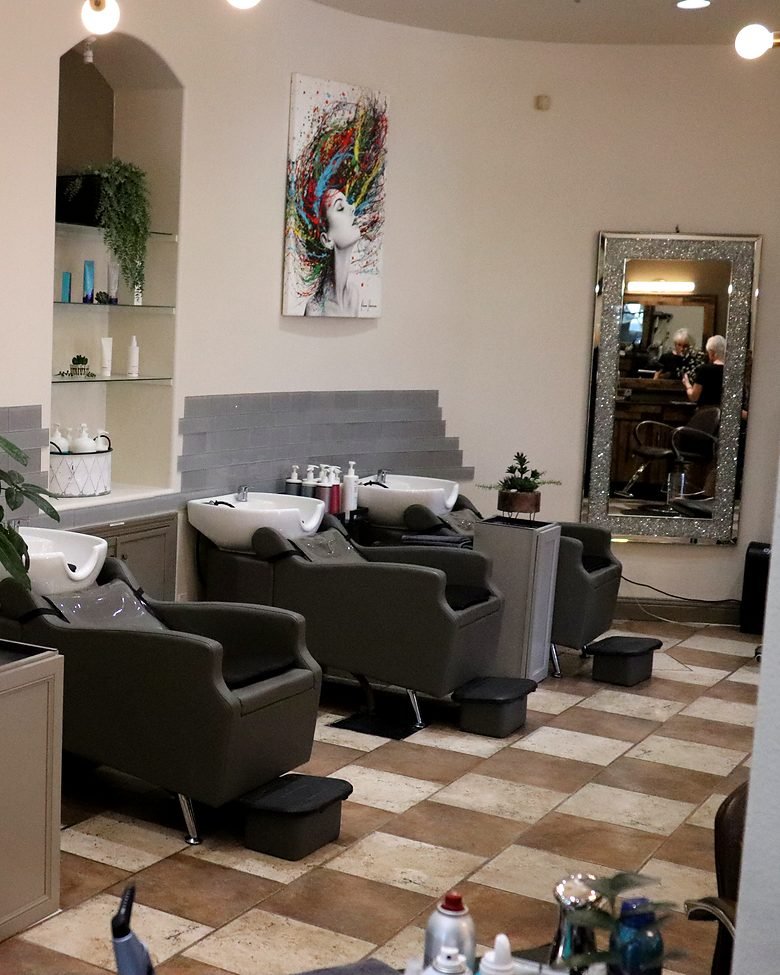 The wash area at Lincoln Salon & Spa