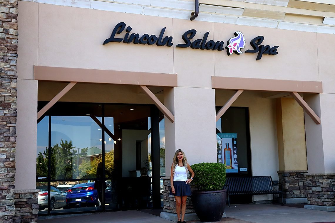 The Lincoln Salon & Spa storefront on Twelve Bridges Drive in Lincoln